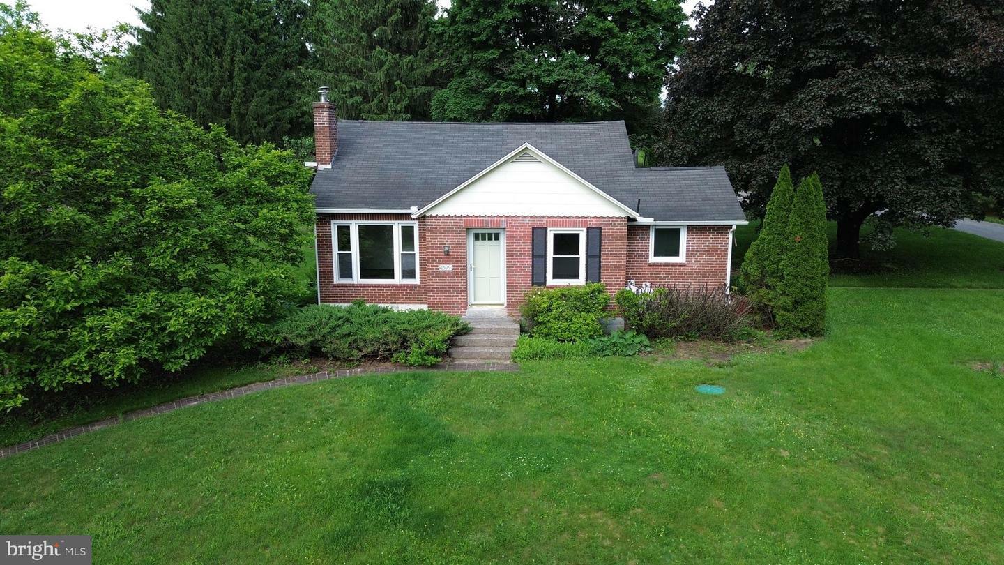 4599 Carlisle Road  Gardners PA 17324 photo