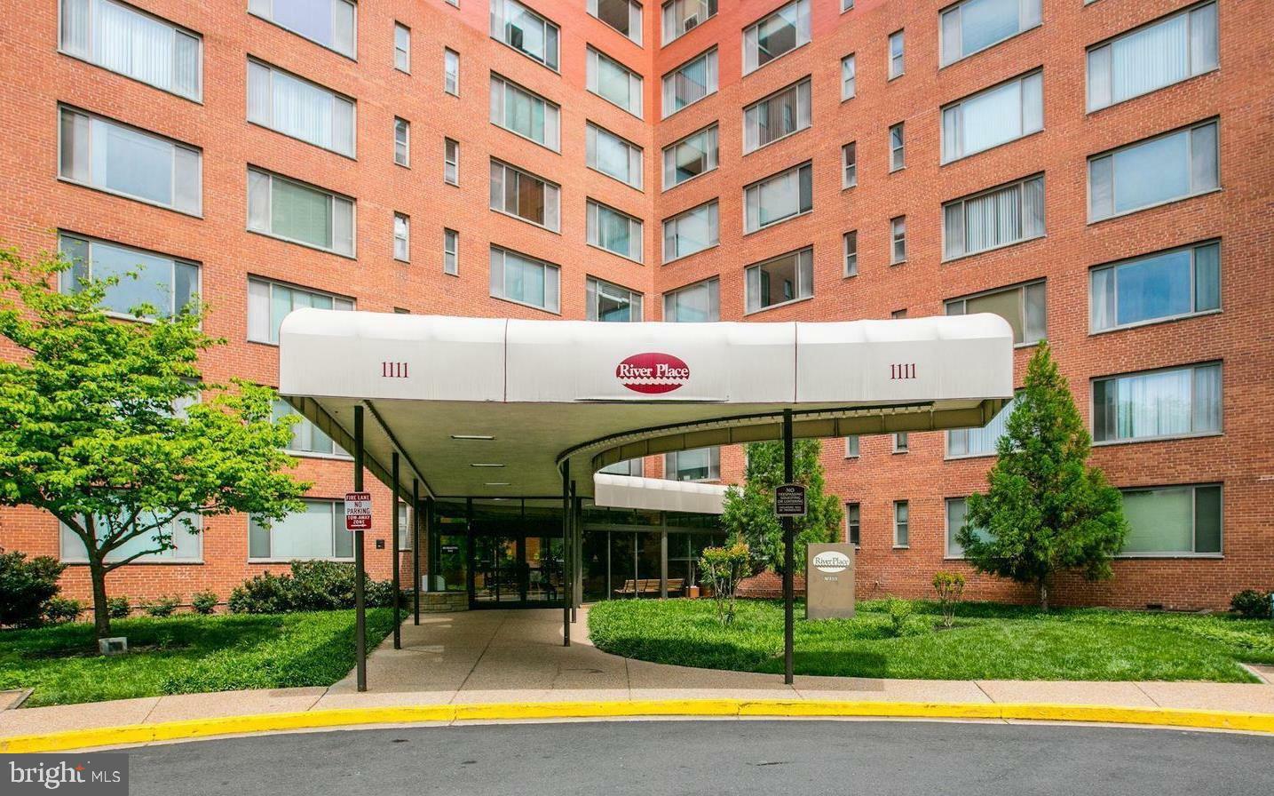 Property Photo:  1111 Arlington Boulevard 329  VA 22209 