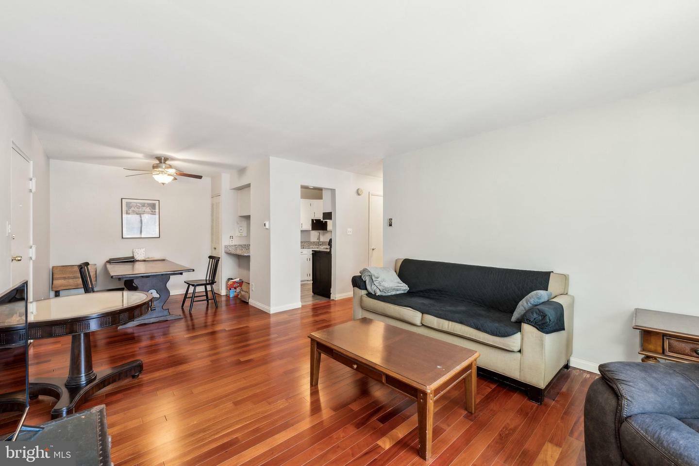 Property Photo: 420 E Cornell Drive 8 VA 20164