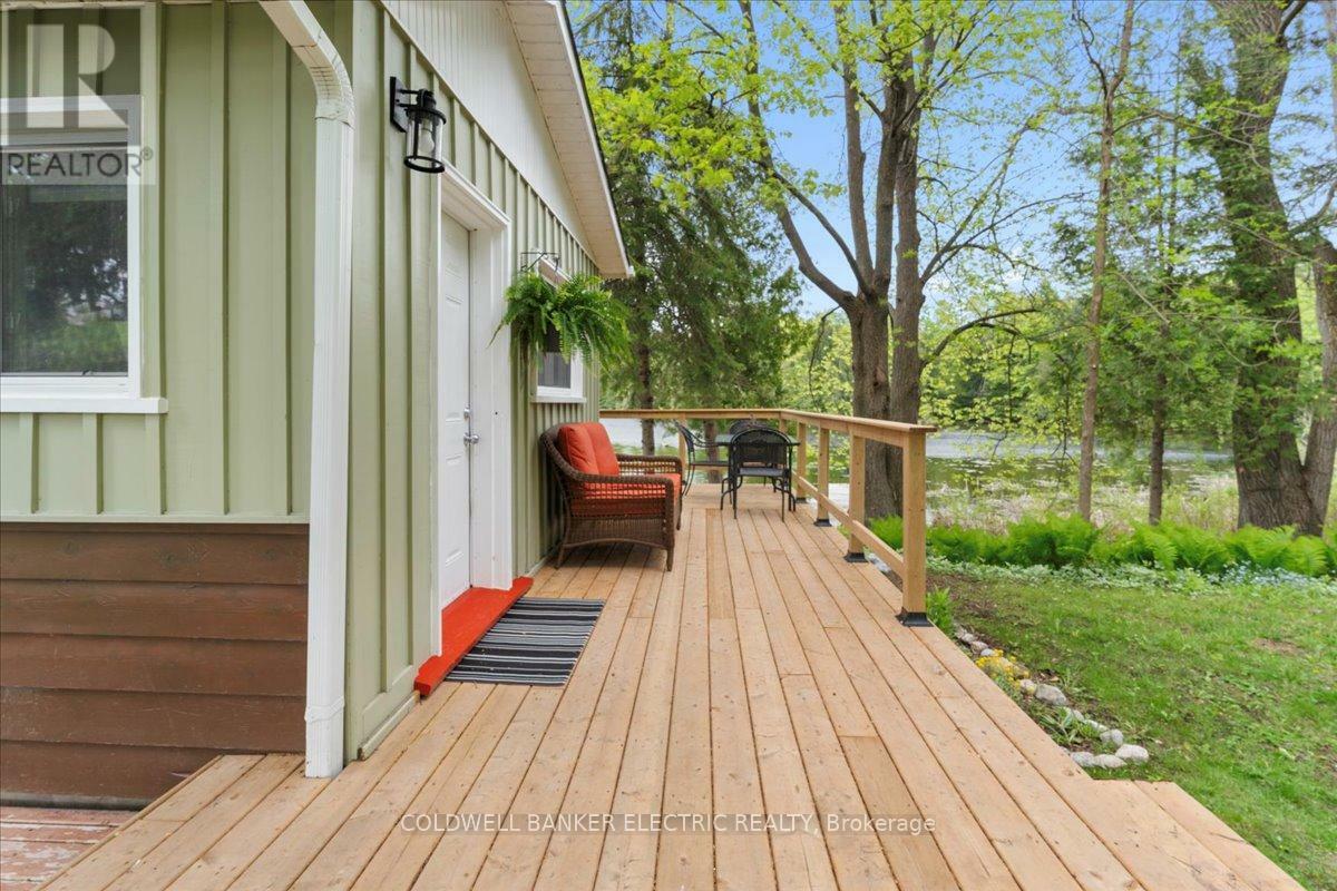 Property Photo:  979 Water Street  ON K0L 3A0 