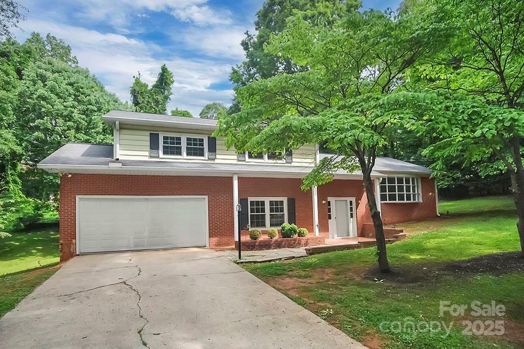 Property Photo: 506 Richards Drive NC 28150