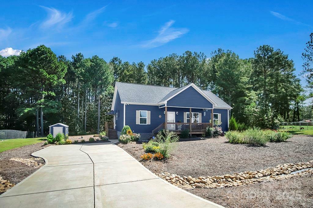 Property Photo:  5016 Old Pine Lane  NC 28021 