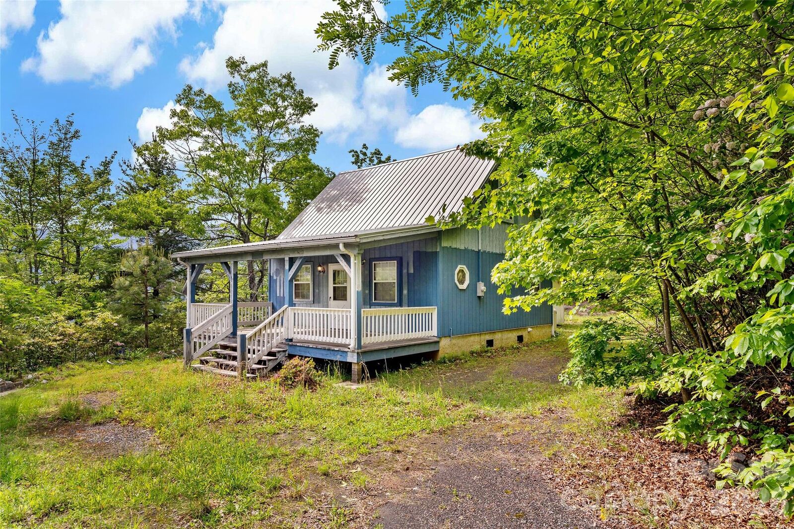 Property Photo:  42 Parkway Drive  NC 28752 