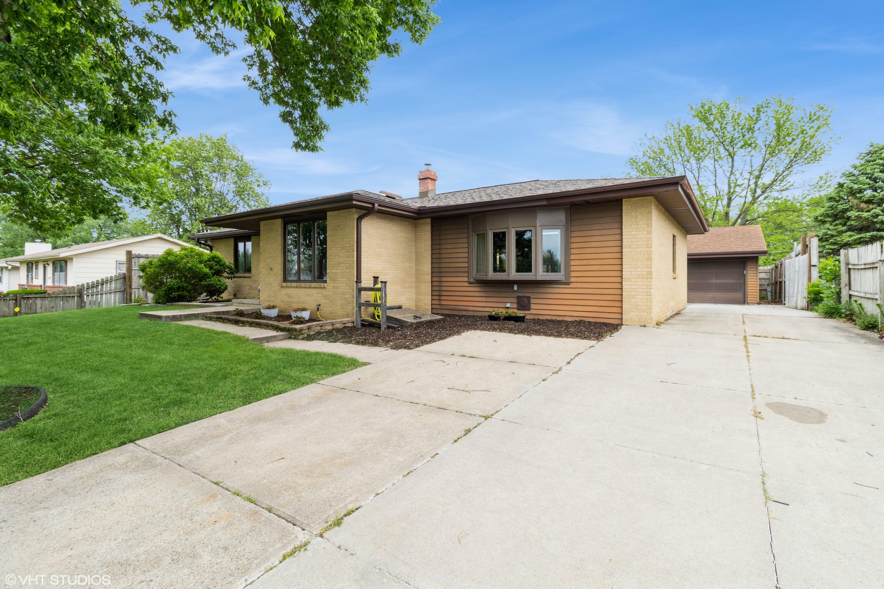 Property Photo: 529 NW State Street IA 50023