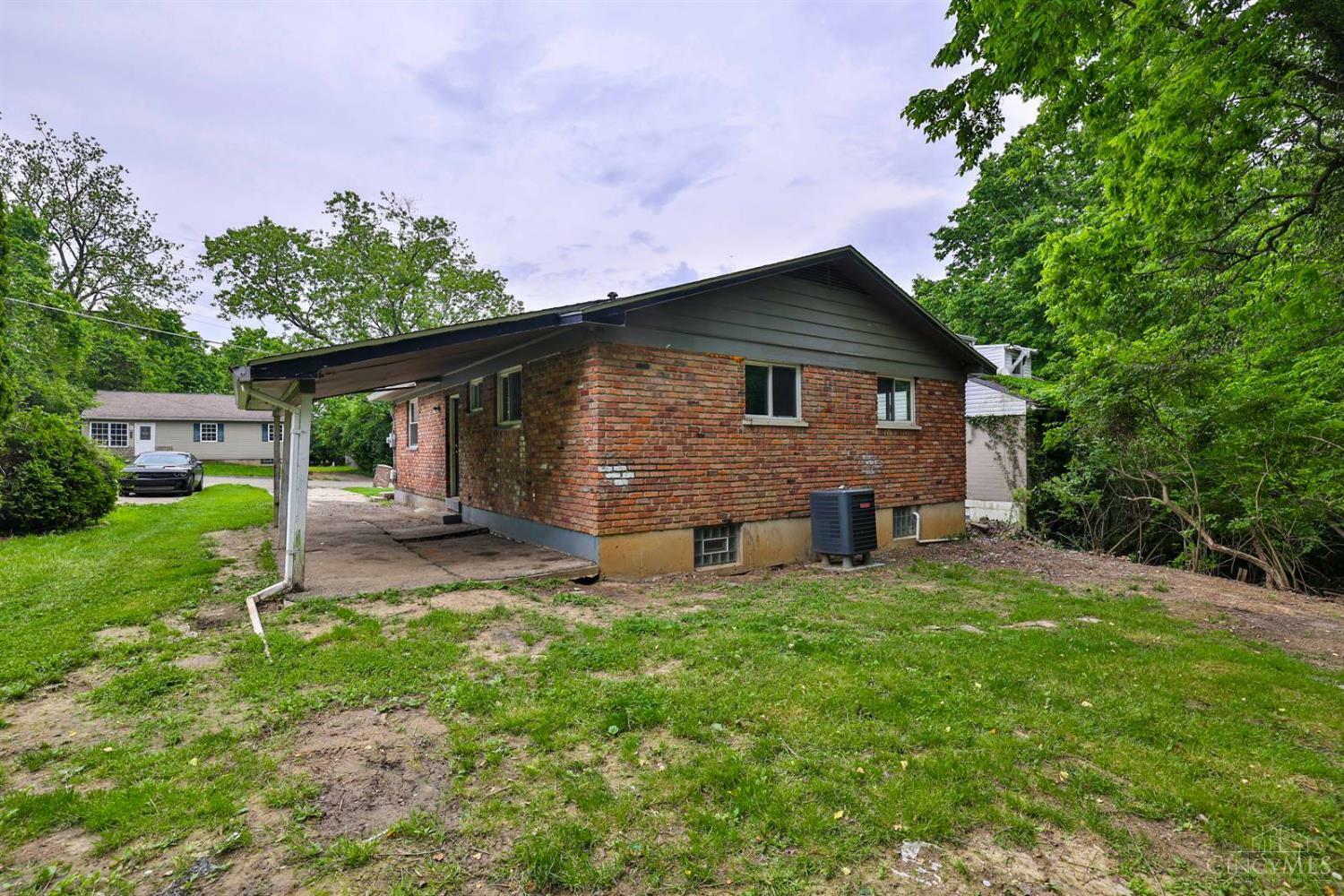 Property Photo: 101 W Leslie Avenue OH 45215