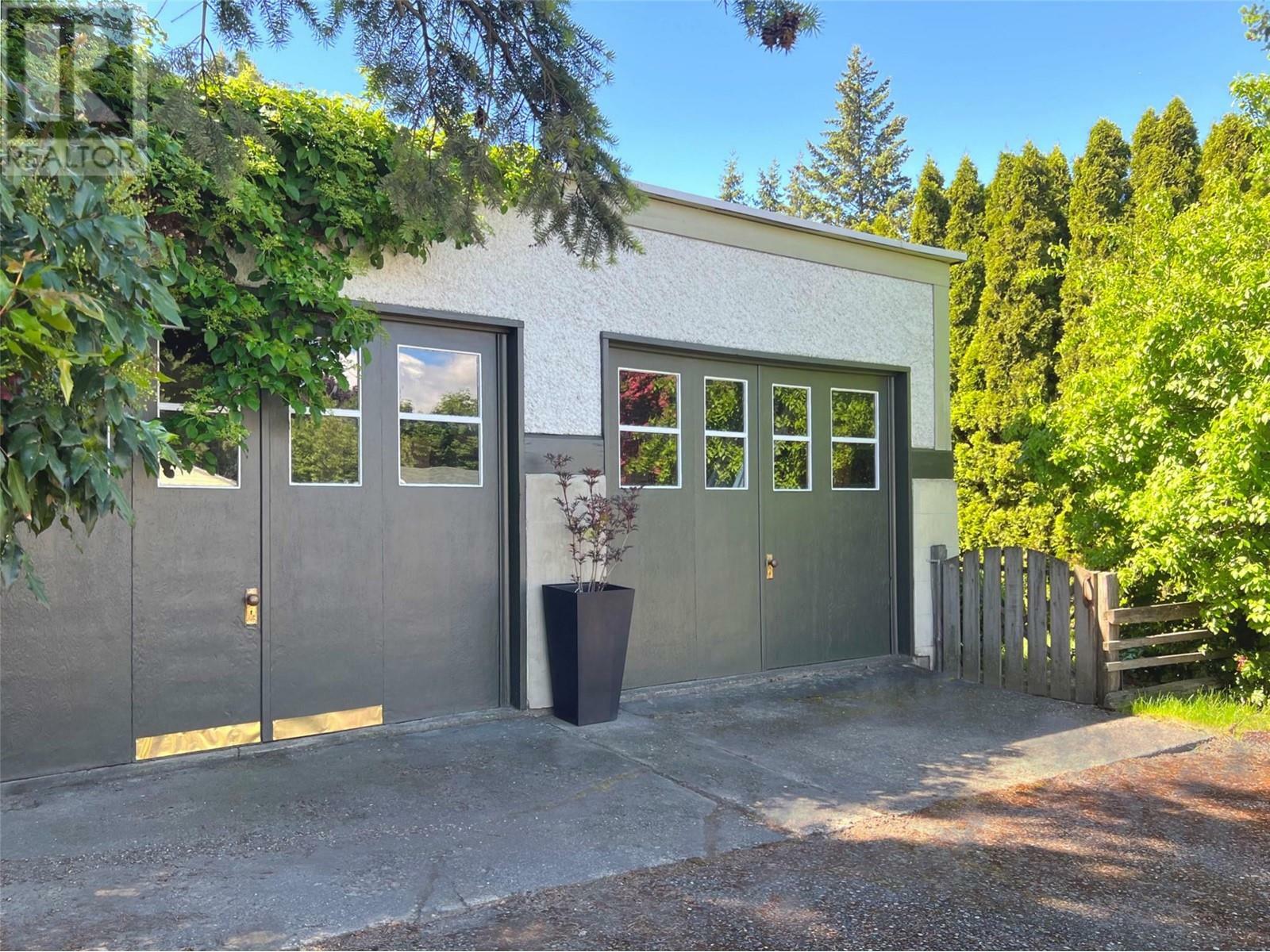 Property Photo: 3502 23 Street BC V1T 9C6