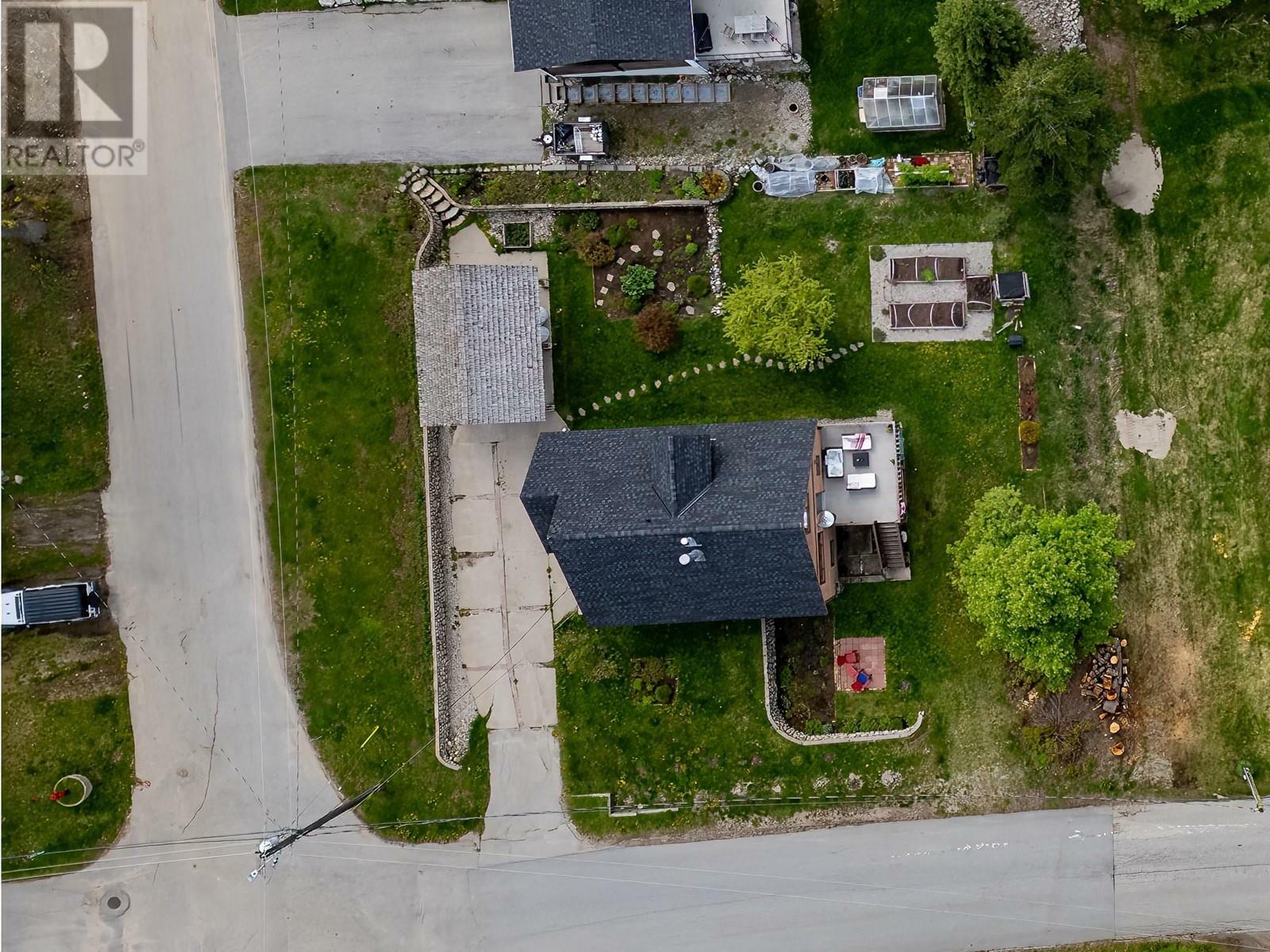 Property Photo: 1190 Black Bear Drive BC V0G 1Y0