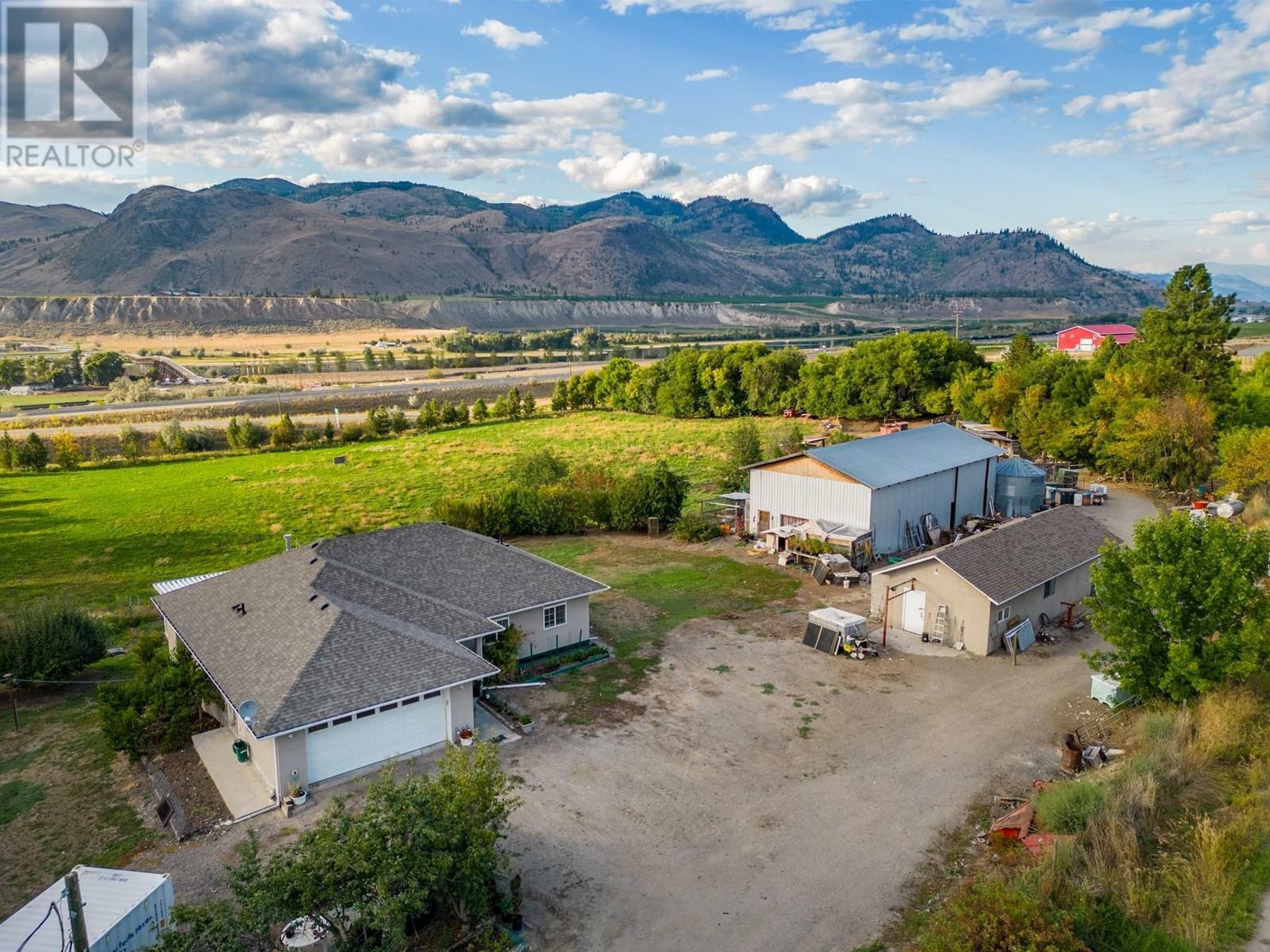 Property Photo: 1585 Lance Road BC V0E 2P0