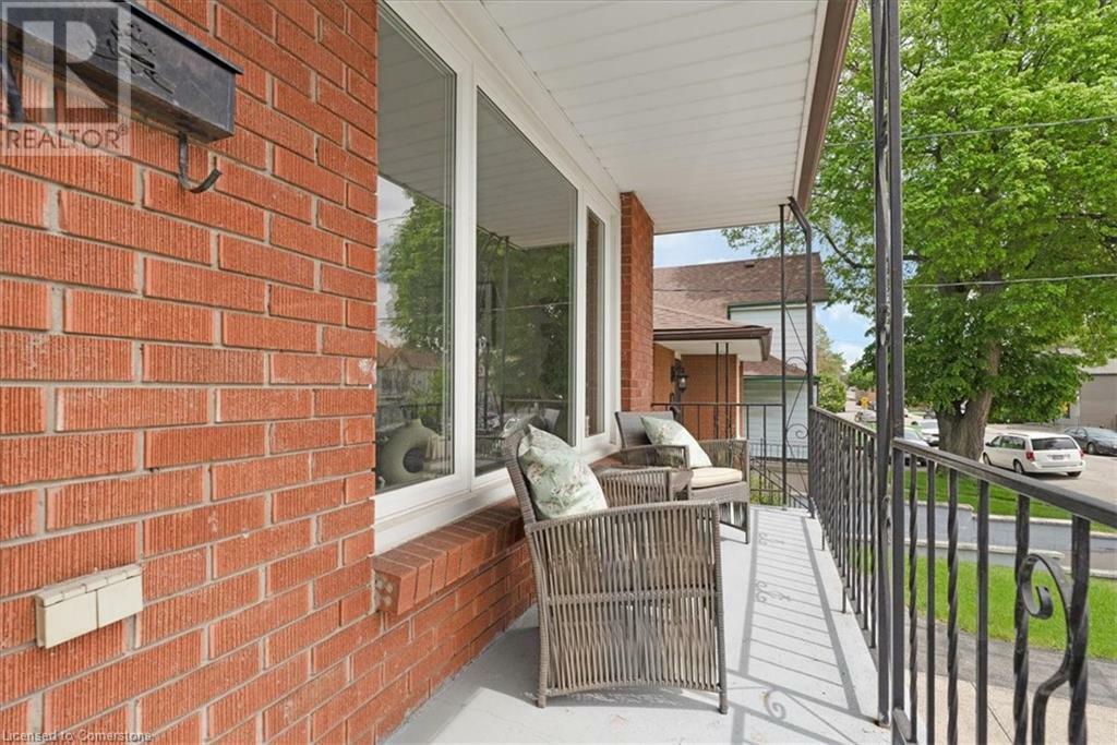 Photo de la propriété: 133 Picton Street East ON L8L 3W7