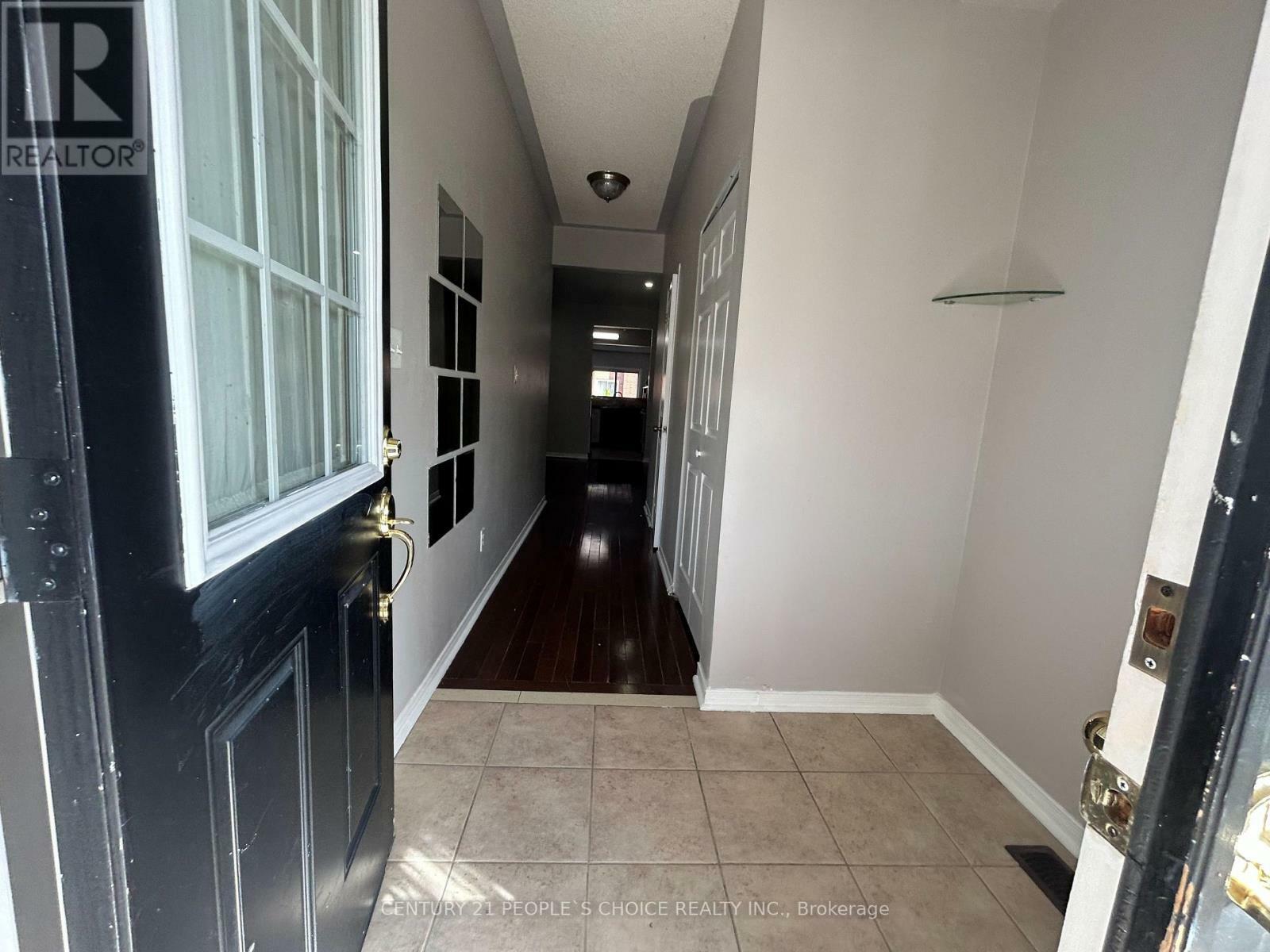 Property Photo: 80 Gulfbrook Circle (Upper) ON L6Z 0G5