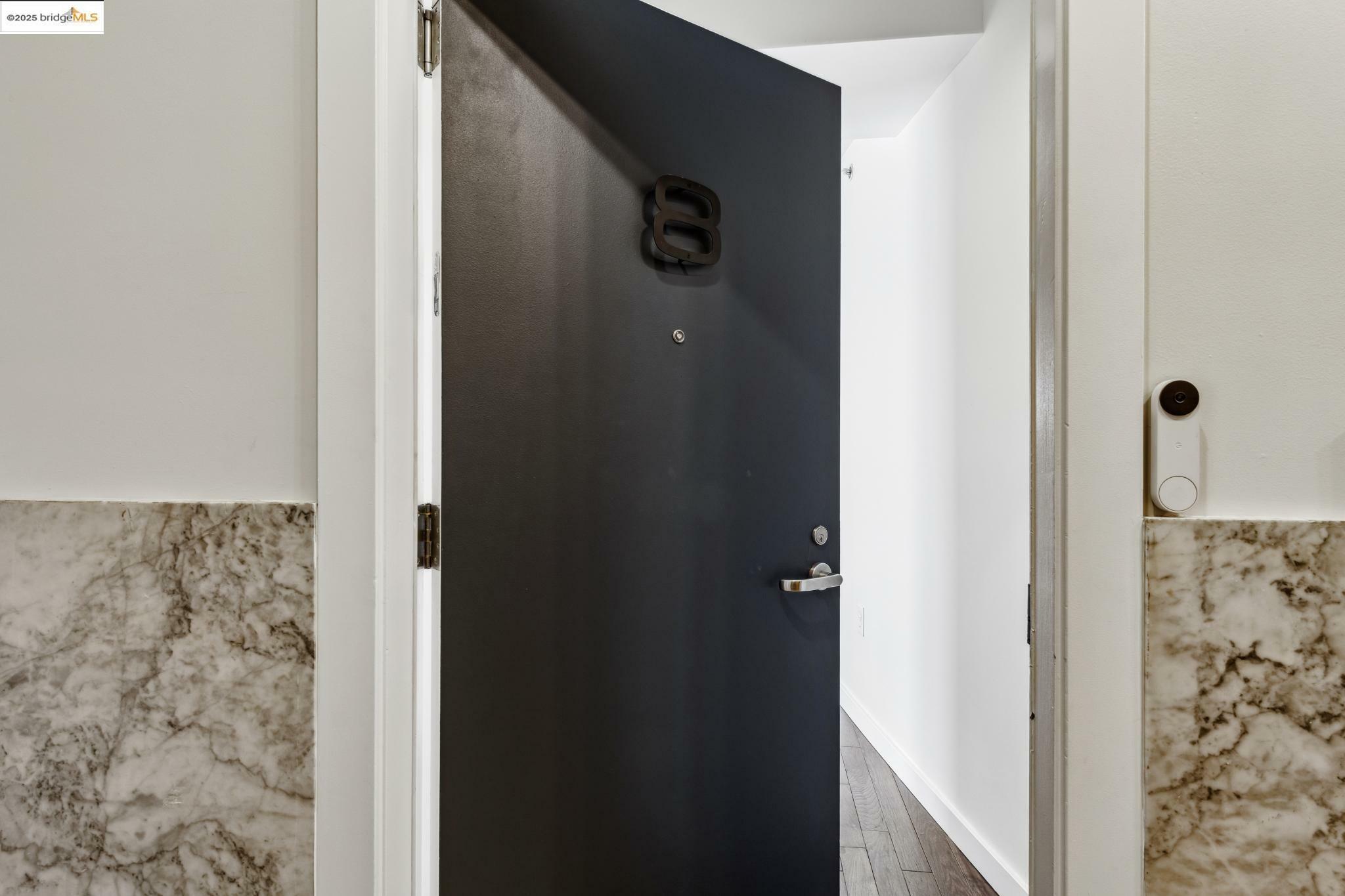 Property Photo: 1615 Broadway 8 CA 94612