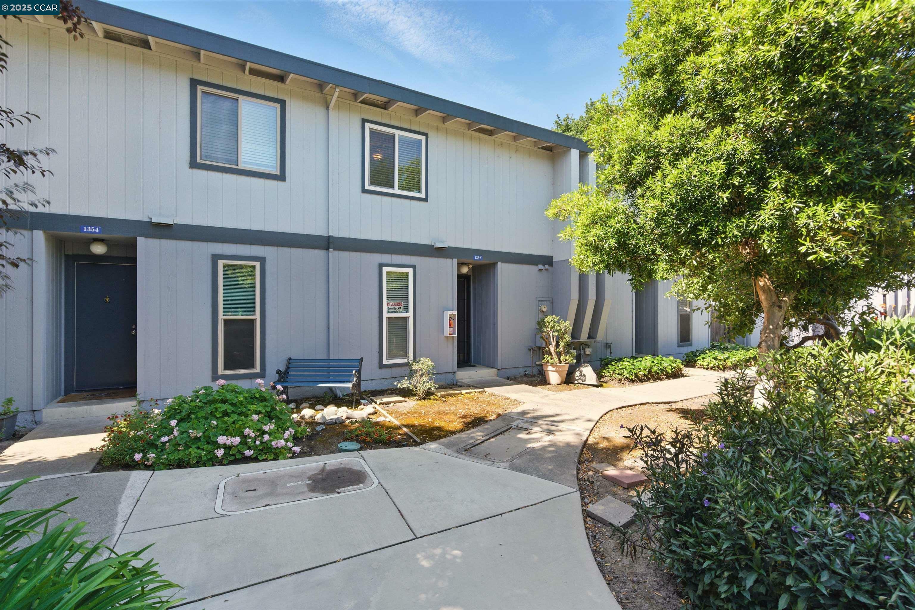 Property Photo: 1352 Tree Garden Pl CA 94518