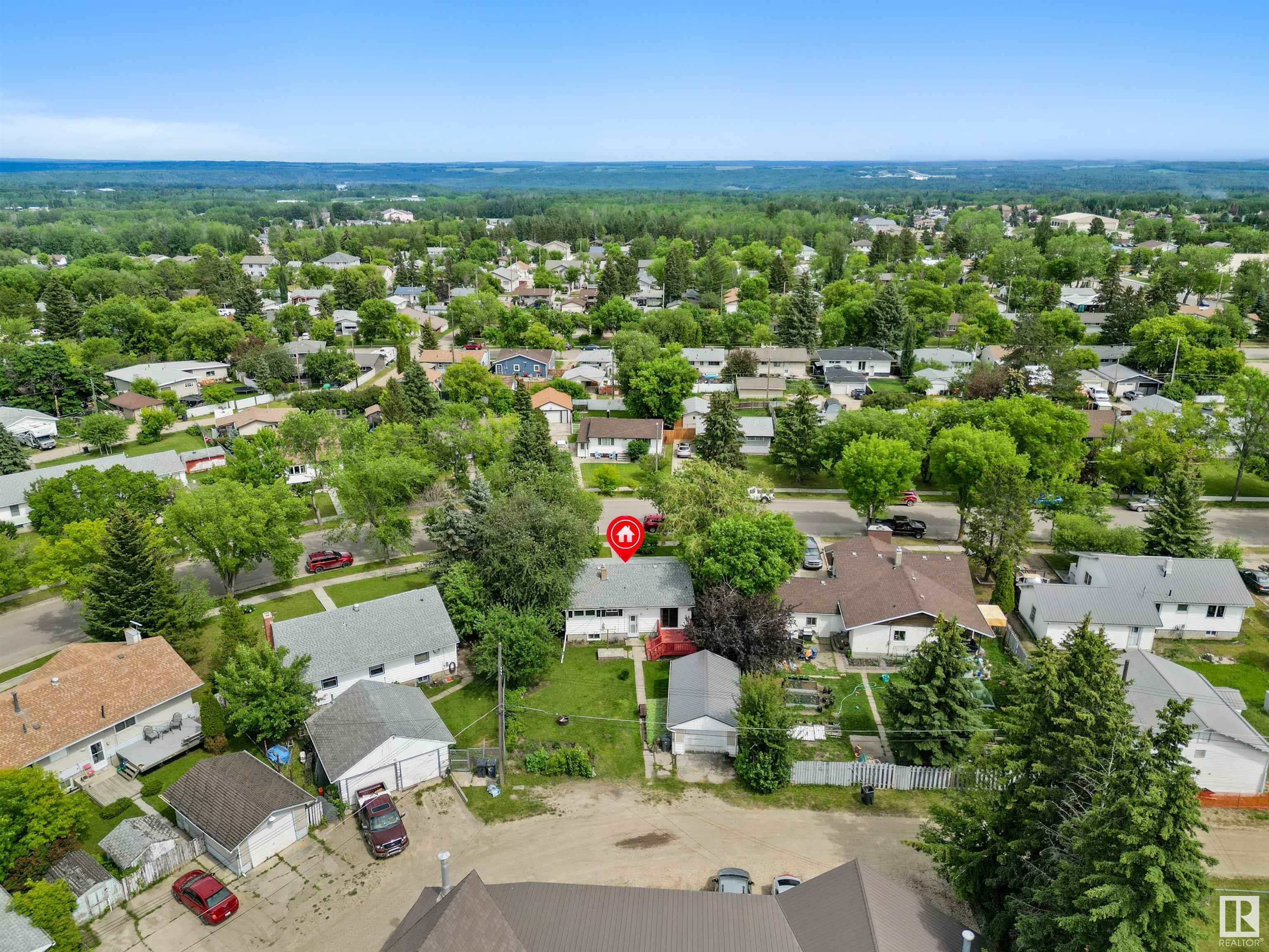 Property Photo:  5036 47 Street  AB T7A 1C7 
