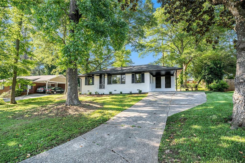 Property Photo: 1207 Ellington Drive GA 30260