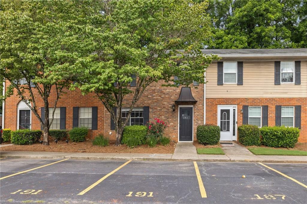 Property Photo: 191 Northdale Place GA 30046