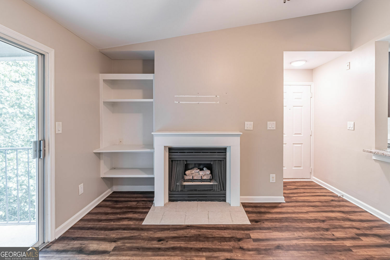 Property Photo: 547 Granville Court GA 30328