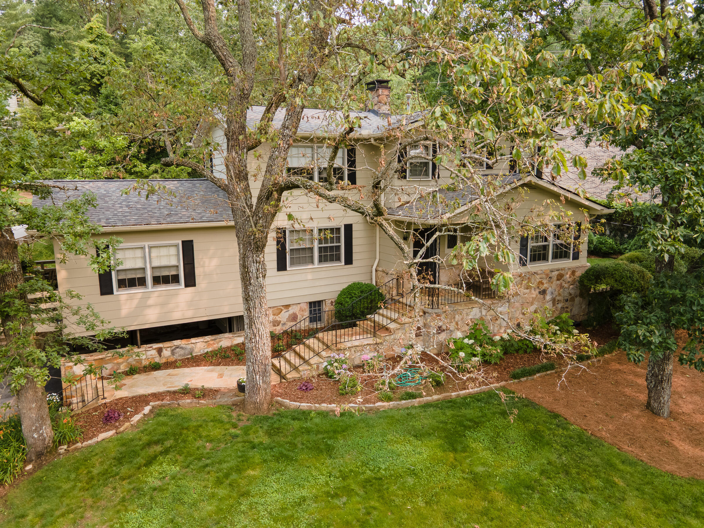 Property Photo: 504 Fleetwood Drive TN 37350