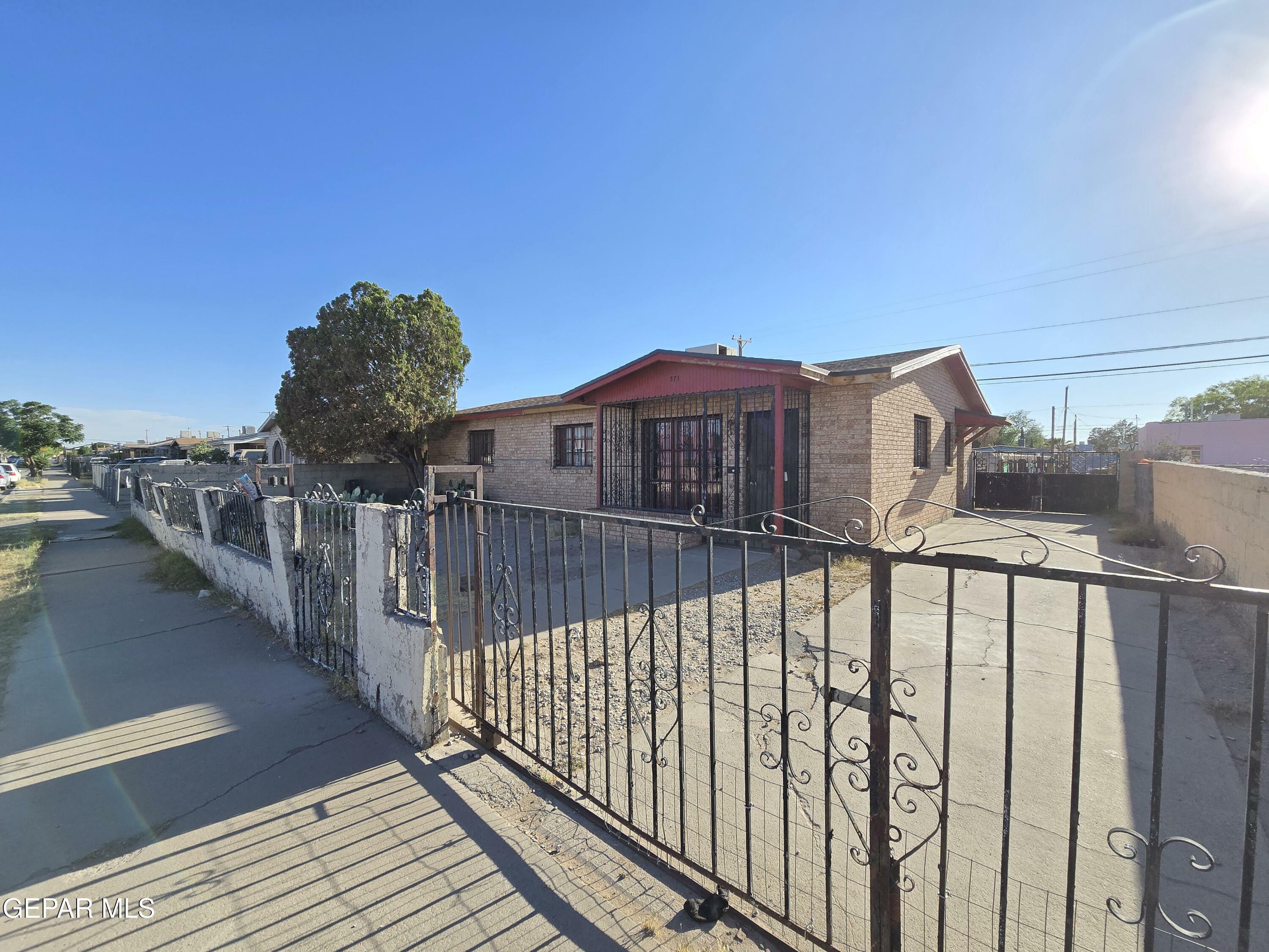 Property Photo:  371 Medina Street  TX 79905 