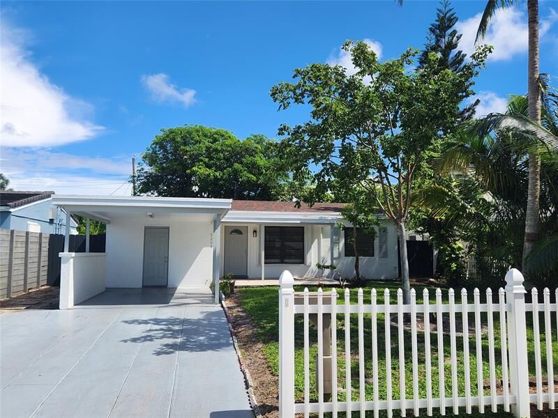 Property Photo:  5208 NE 5th Ave  FL 33334 