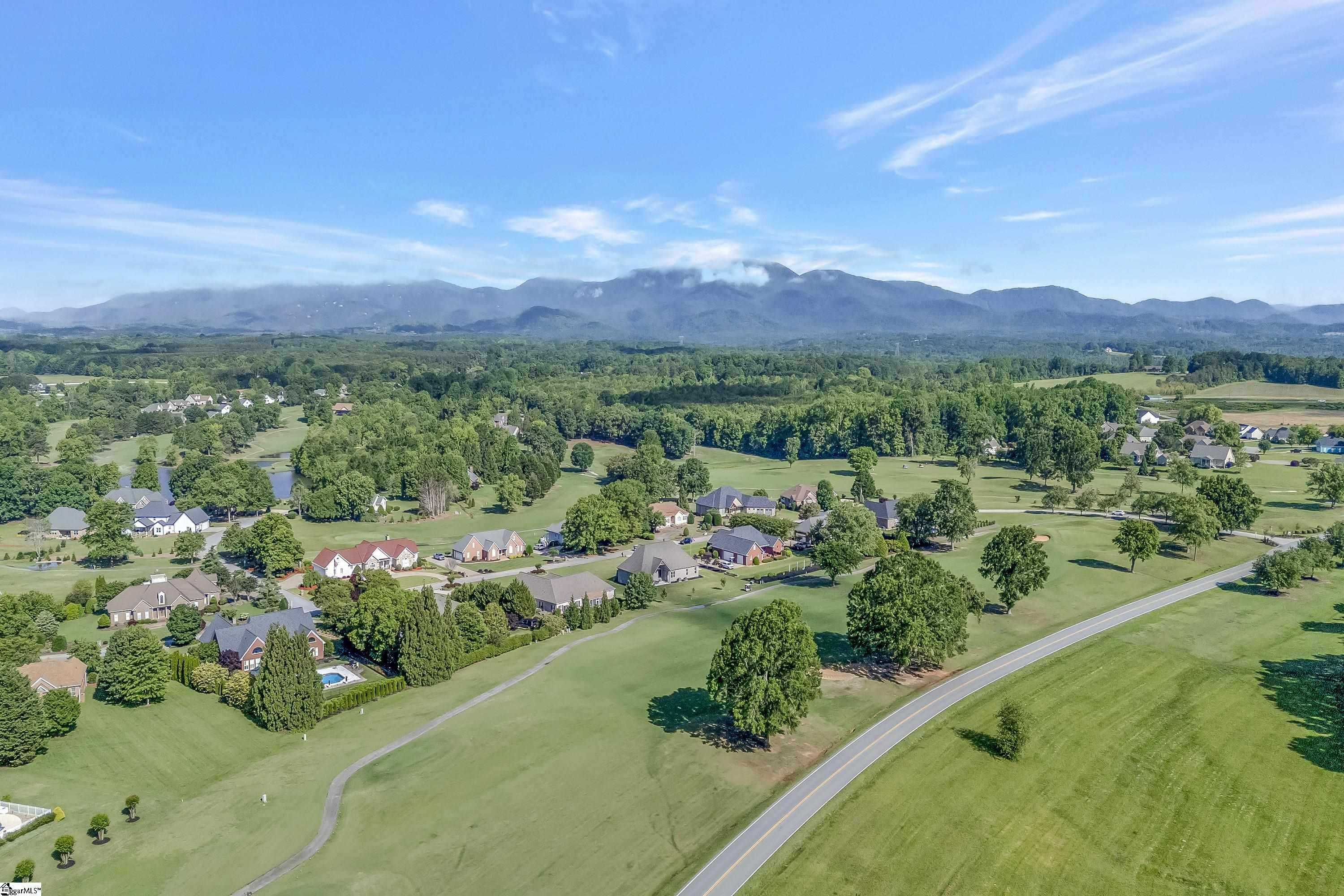 Property Photo: 115 Gleneagles Road SC 29322