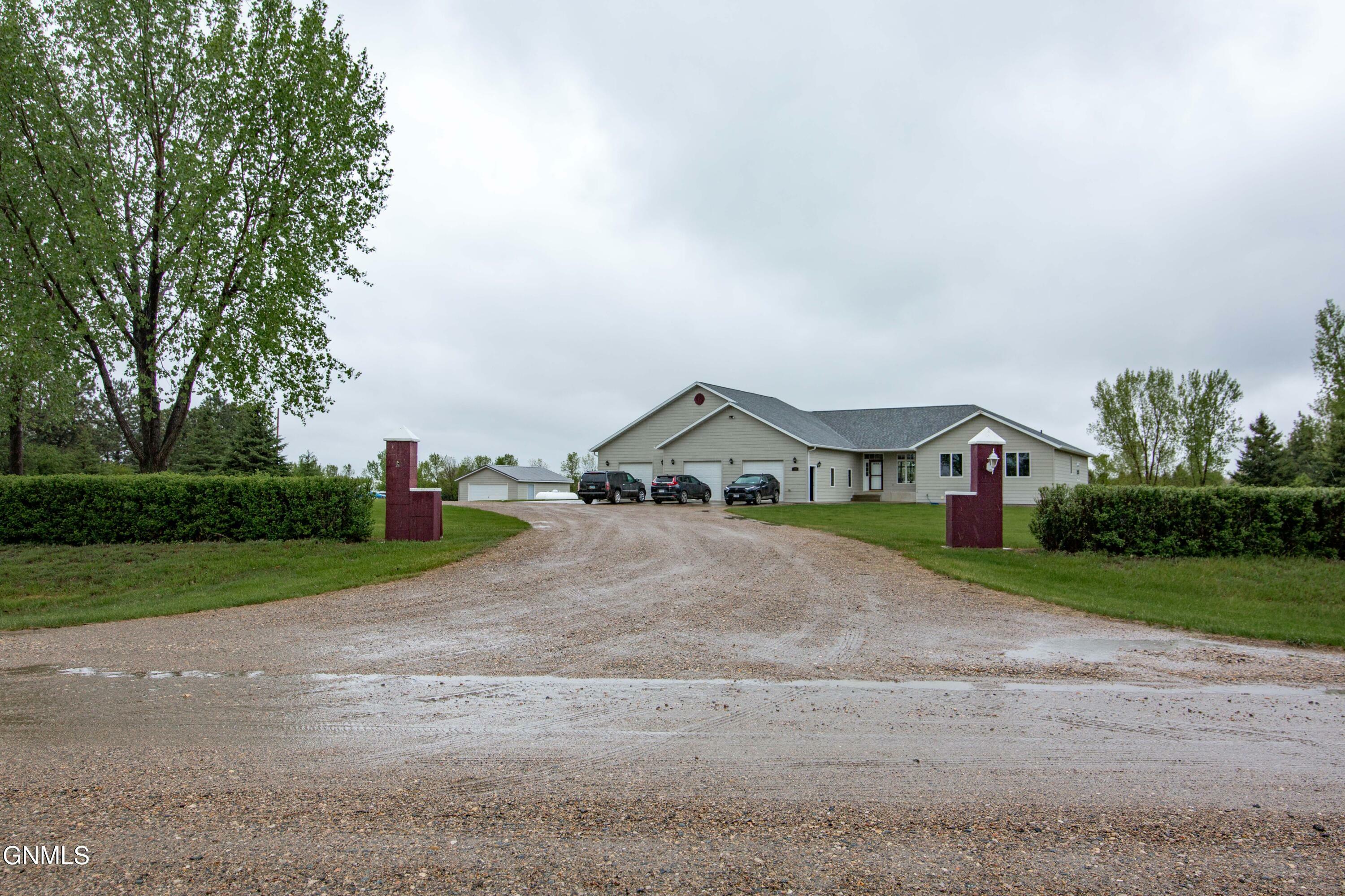 7400 Chestnut Drive  Bismarck ND 58504 photo