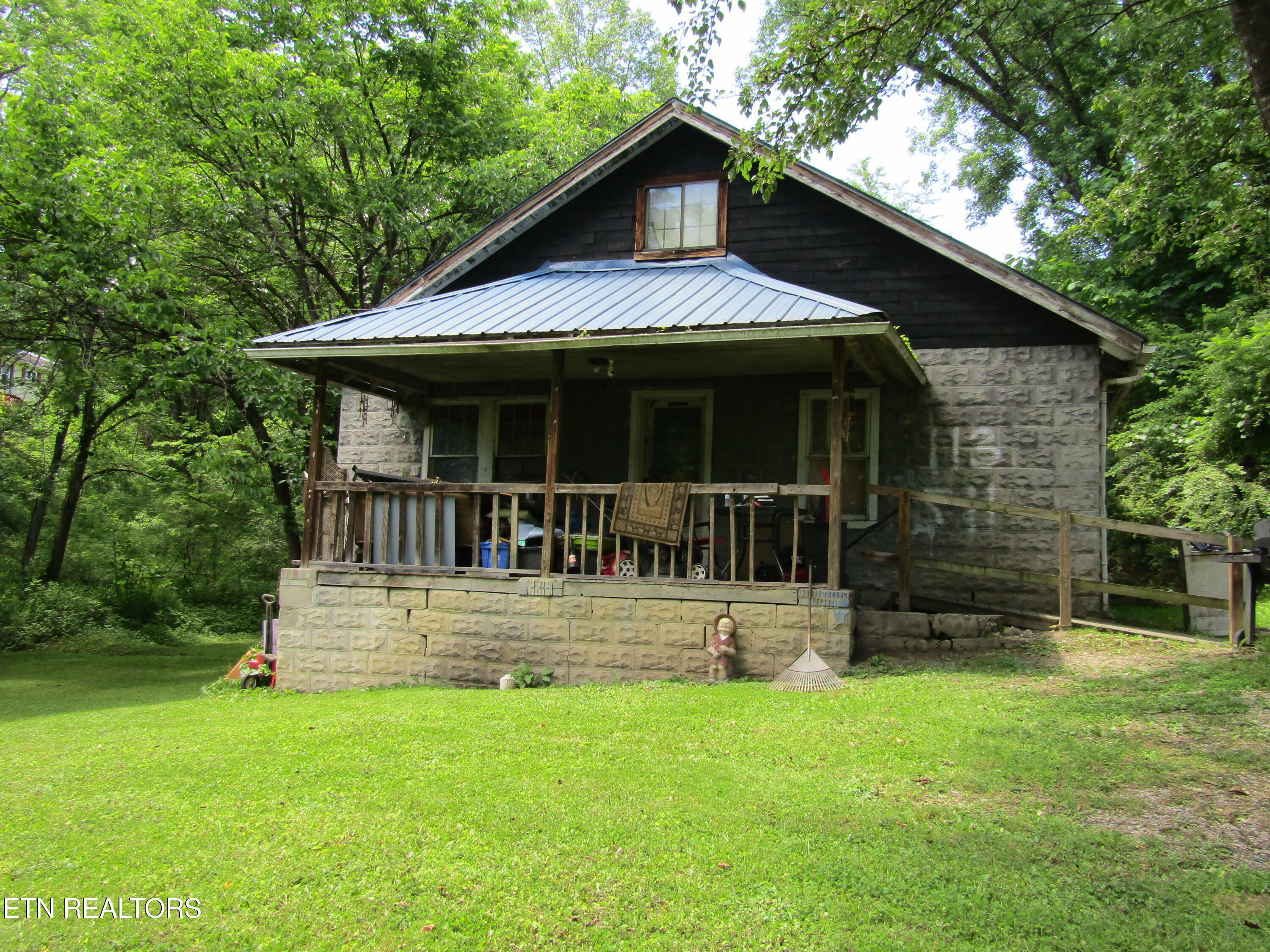 Property Photo: 3028 Highway 441 KY 40965