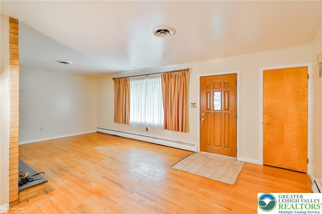 Property Photo: 1275 Stonewood Drive PA 18017
