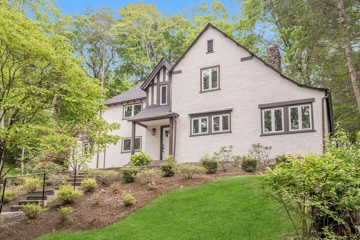 Property Photo: 34 Glenside Place NY 10514