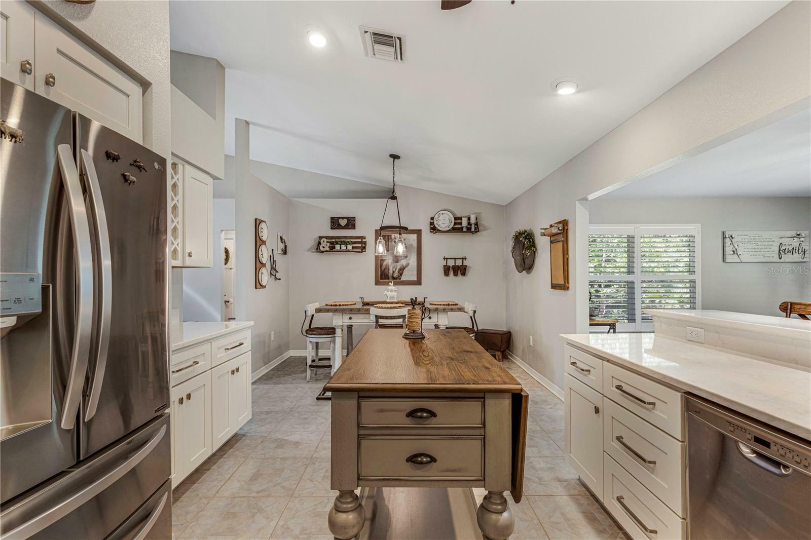 Property Photo: 6766 Beedla Street FL 34291