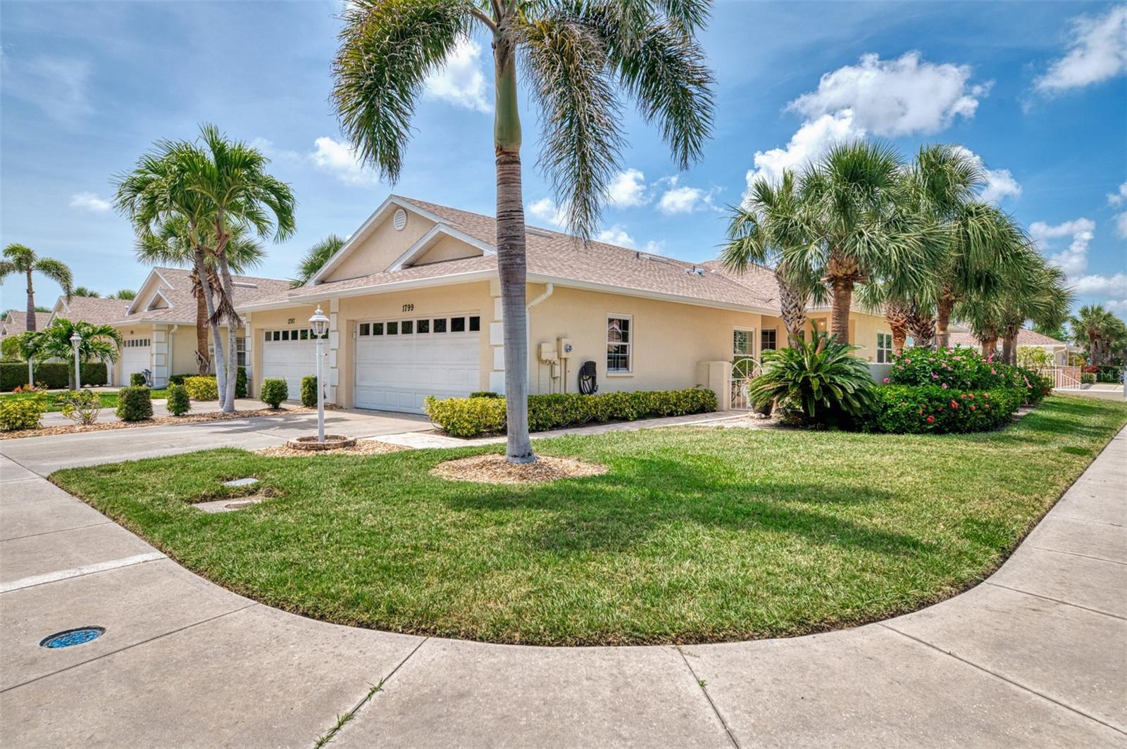 Property Photo:  1799 Fountain View Circle  FL 34292 