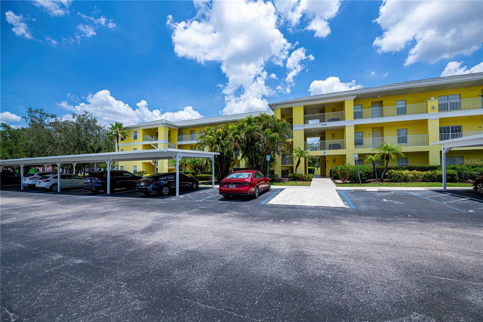Property Photo:  2060 Willow Hammock Circle 301  FL 33983 