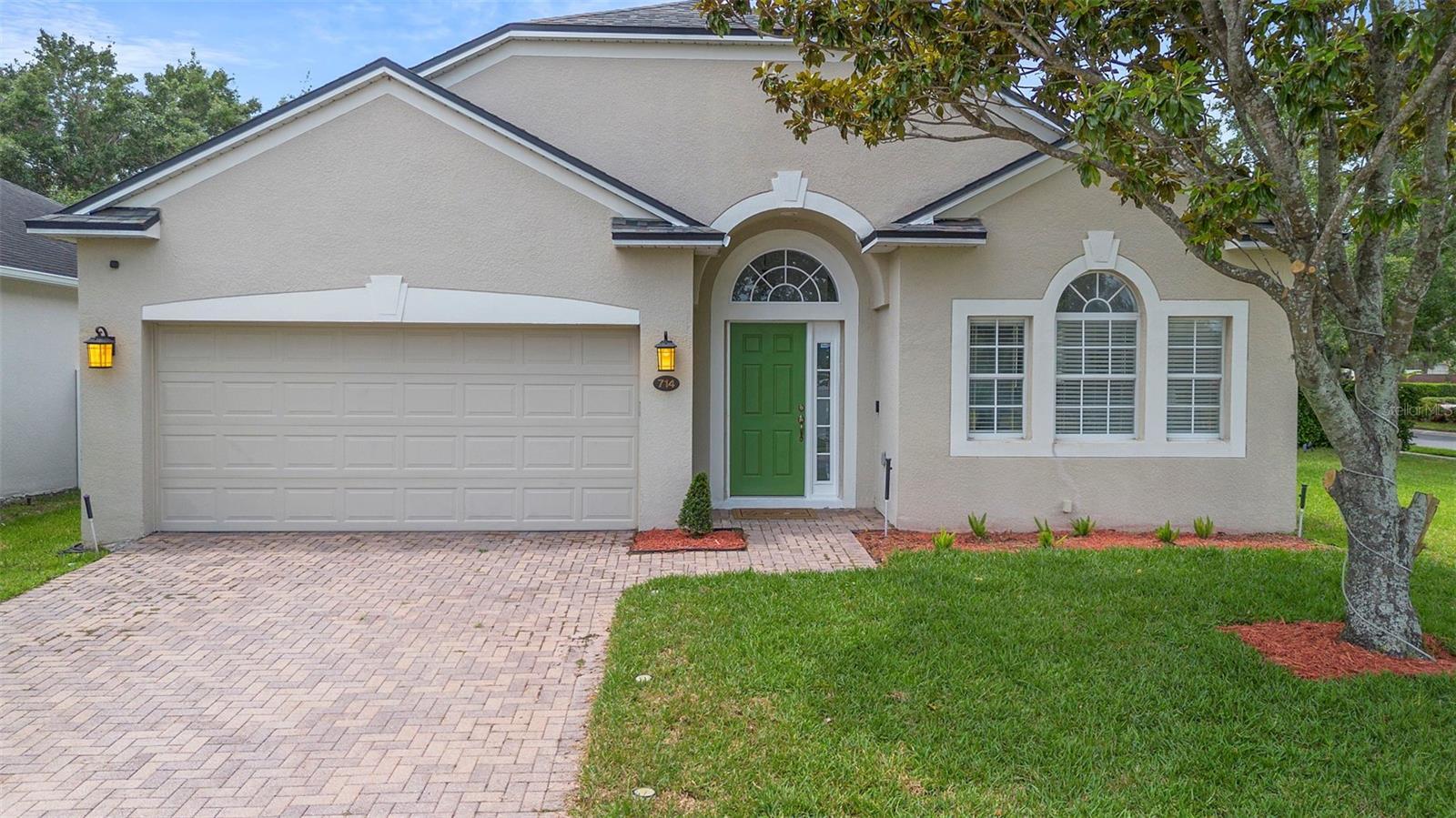 Property Photo:  714 Home Grove Drive  FL 34787 