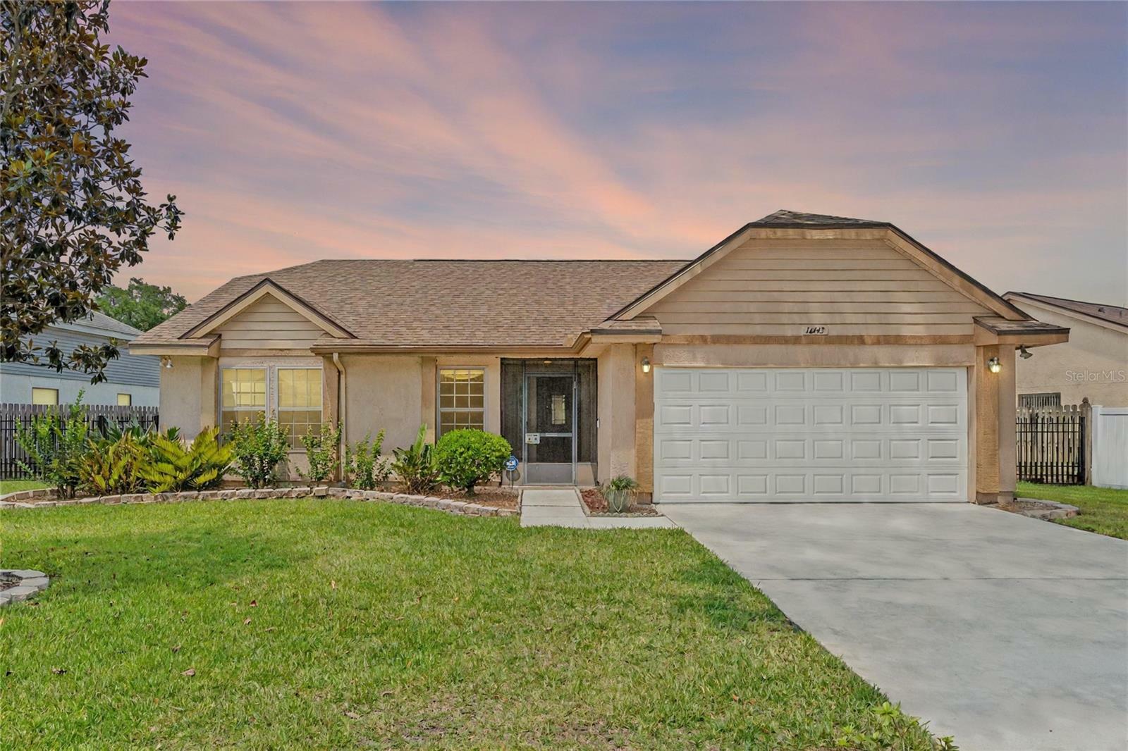 Property Photo: 10143 Pink Carnation Court FL 32825