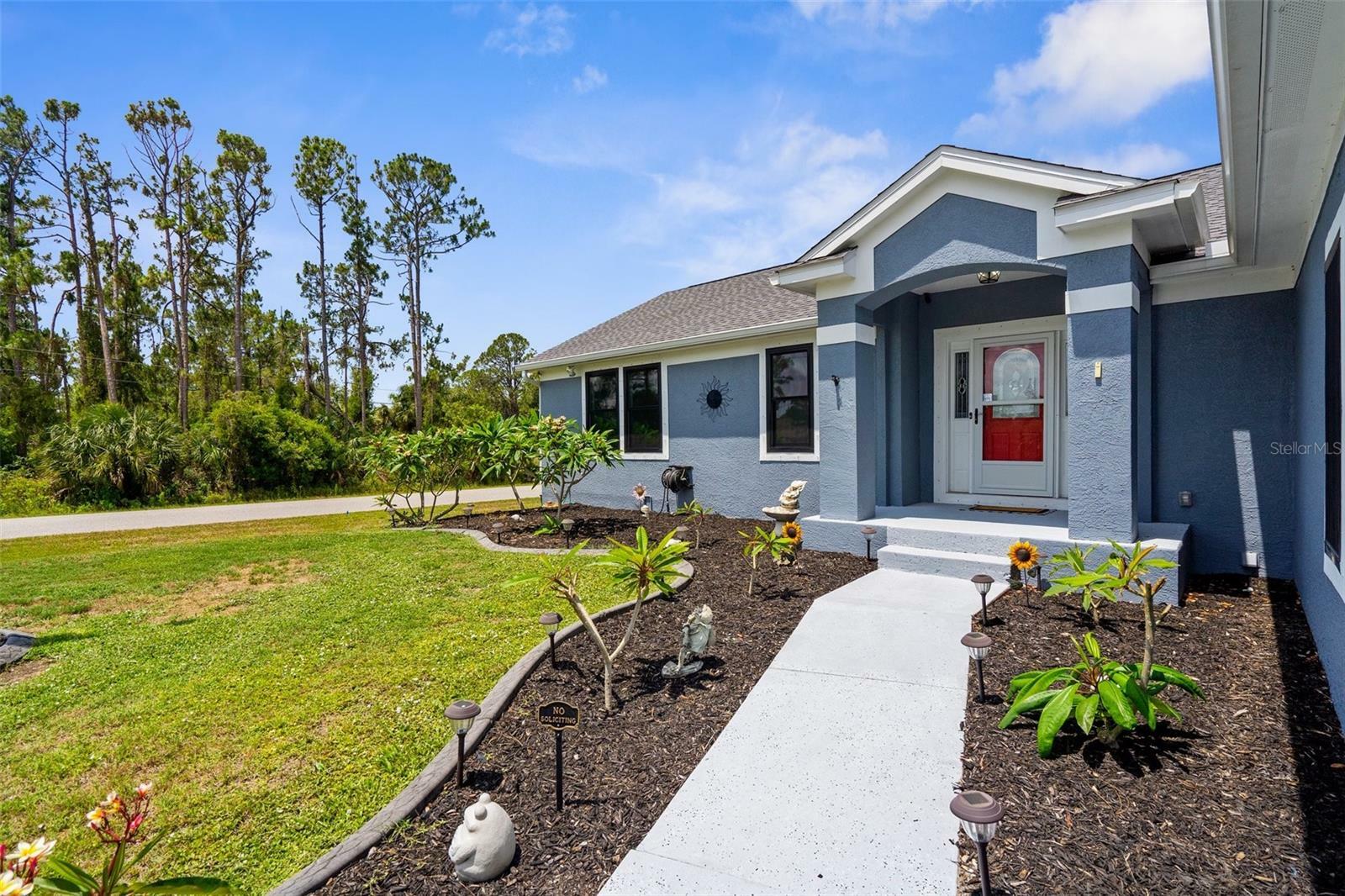 Property Photo: 4305 Heyward Street FL 34291