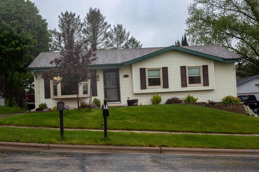 829 Kings Ridge Ct  West Bend WI 53090 photo