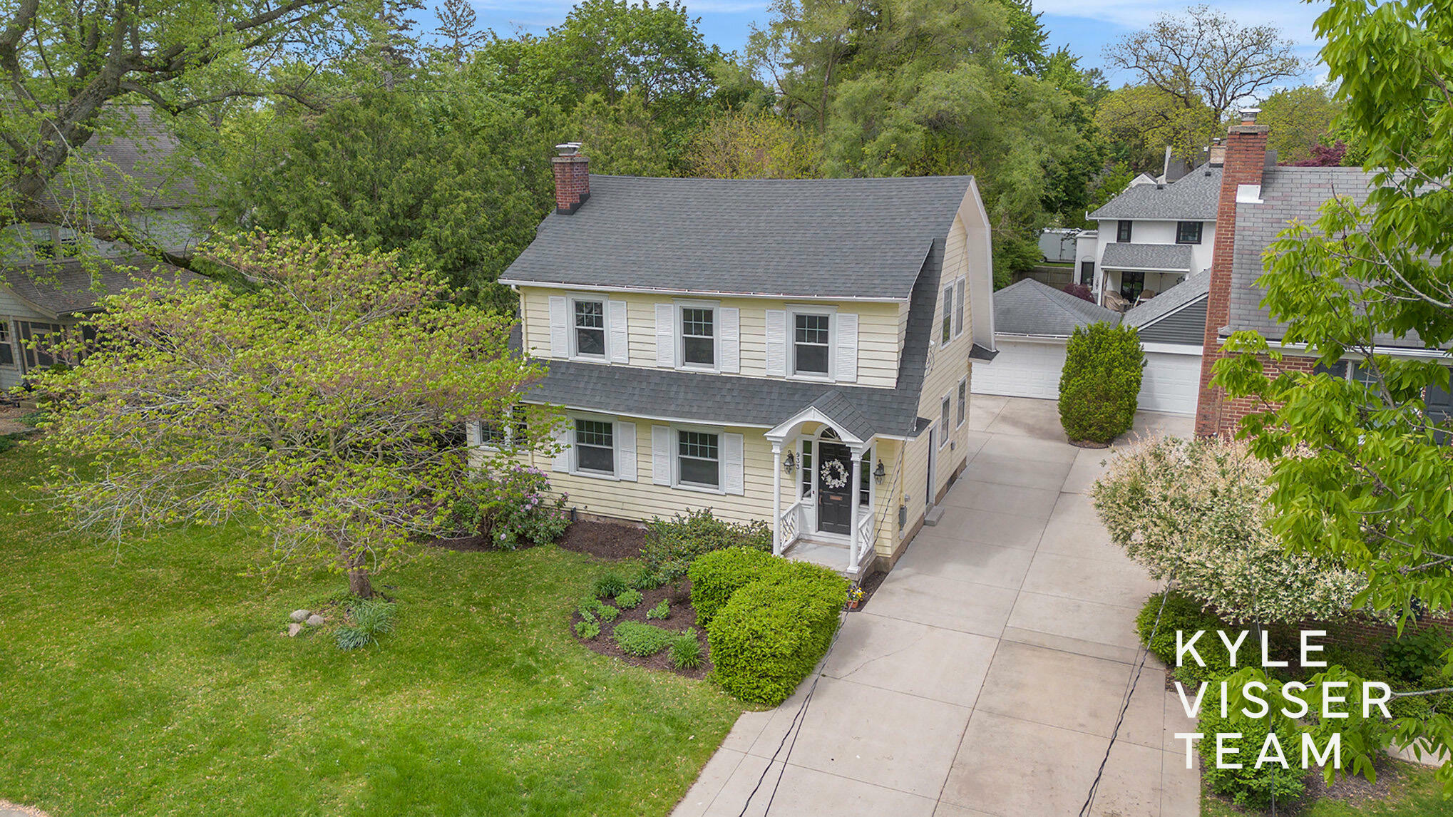 Property Photo:  933 Orchard Avenue SE  MI 49506 