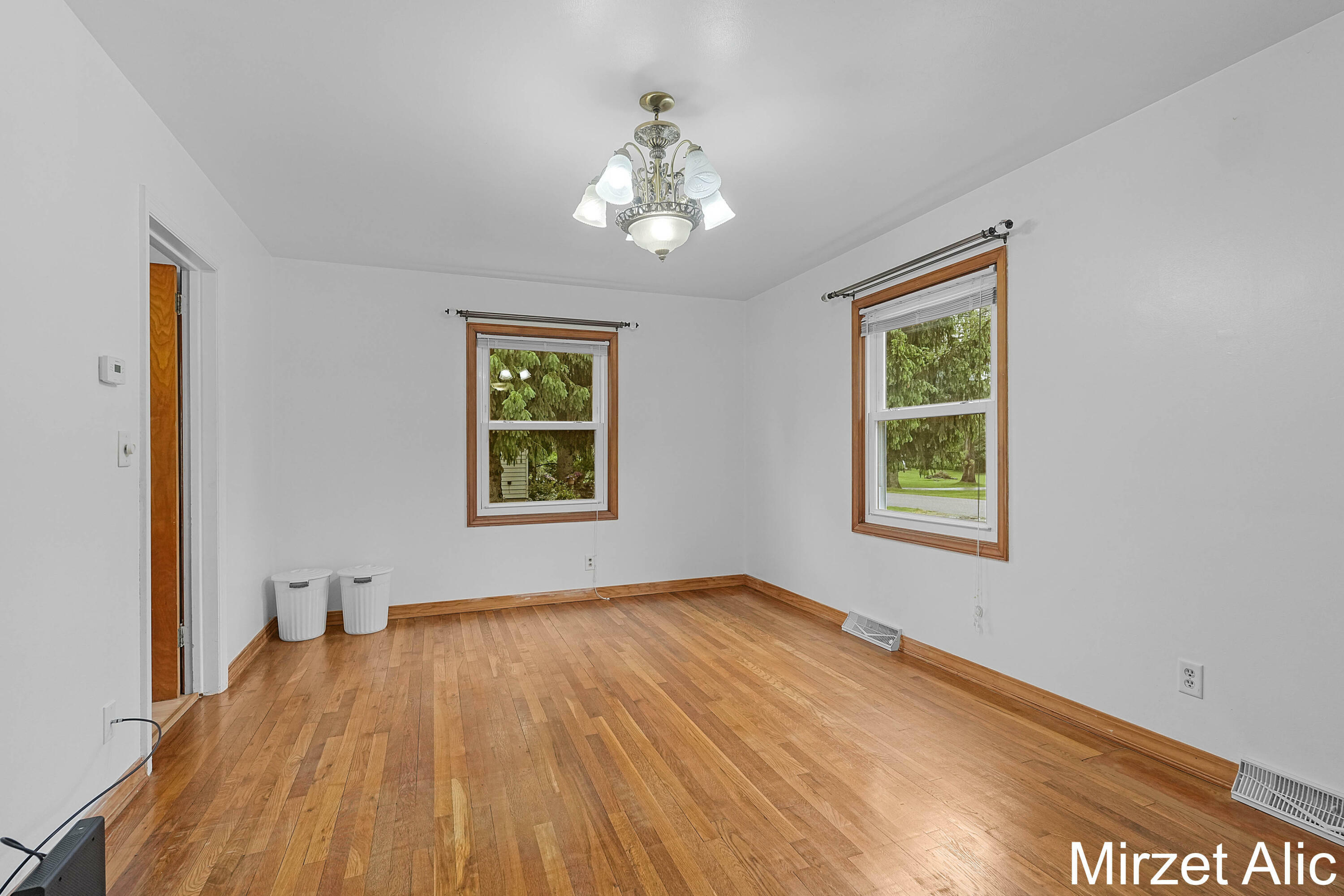 Property Photo:  1145 Eastmont Drive SE  MI 49546 
