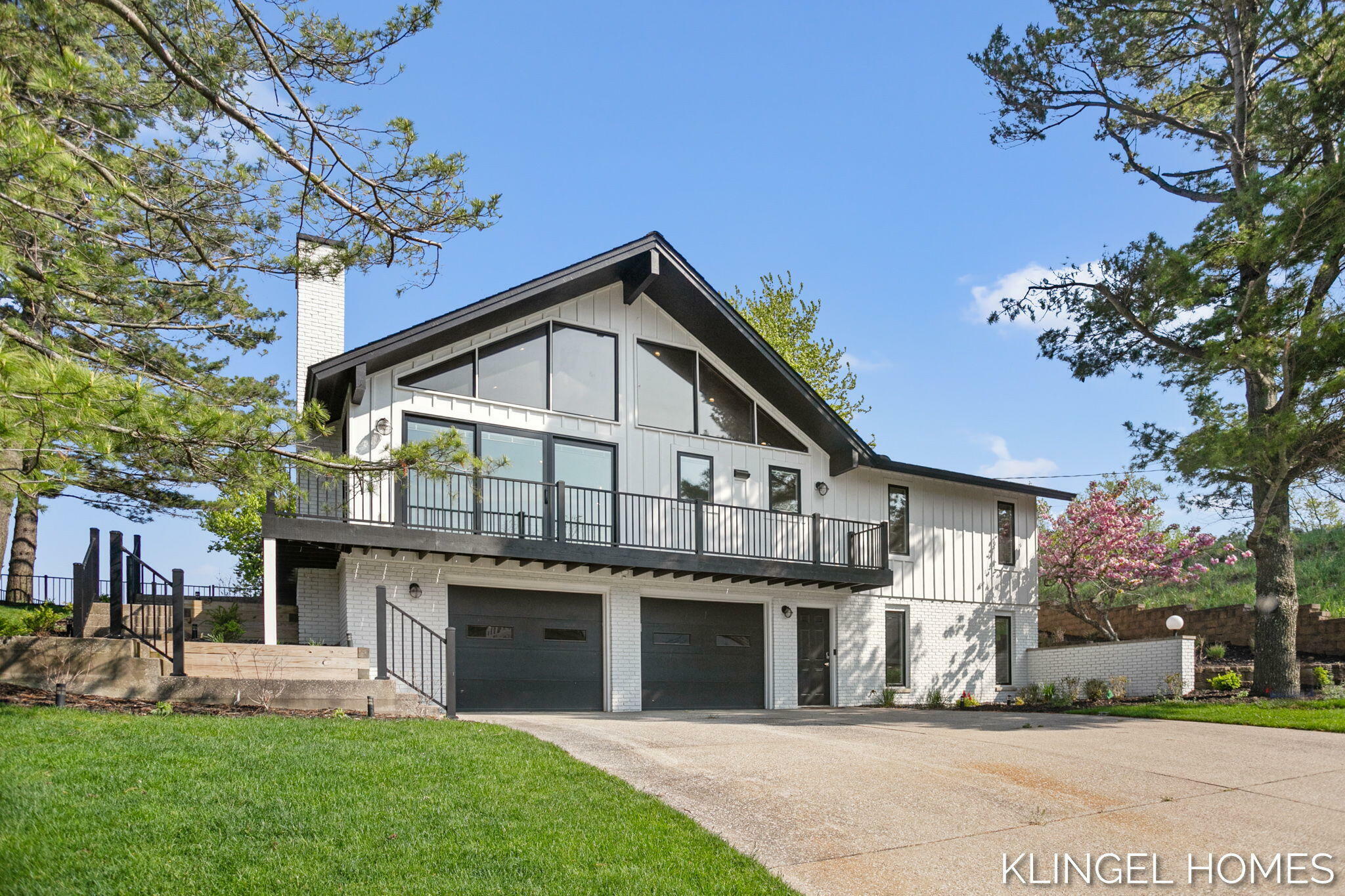 Property Photo: 127 Emmet Street MI 49417