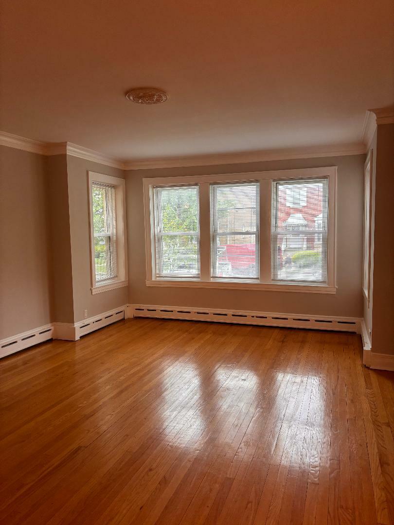 Property Photo: 5642 N Bernard Street 1 IL 60659