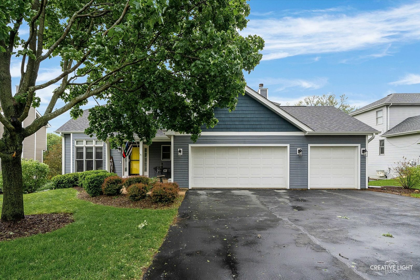 Property Photo: 1041 Winslow Avenue IL 60098