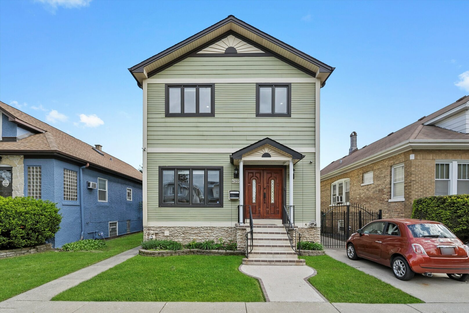 Property Photo: 6205 W Grace Street IL 60634