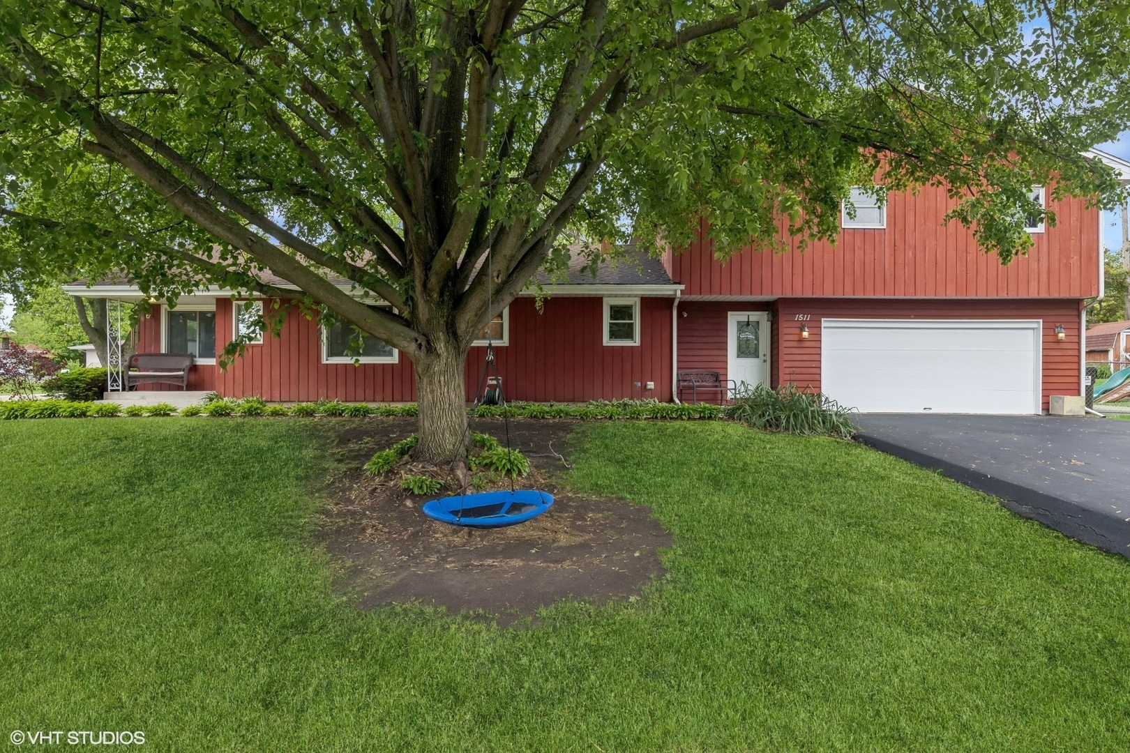 Property Photo: 1511 Lakeland Avenue IL 60050