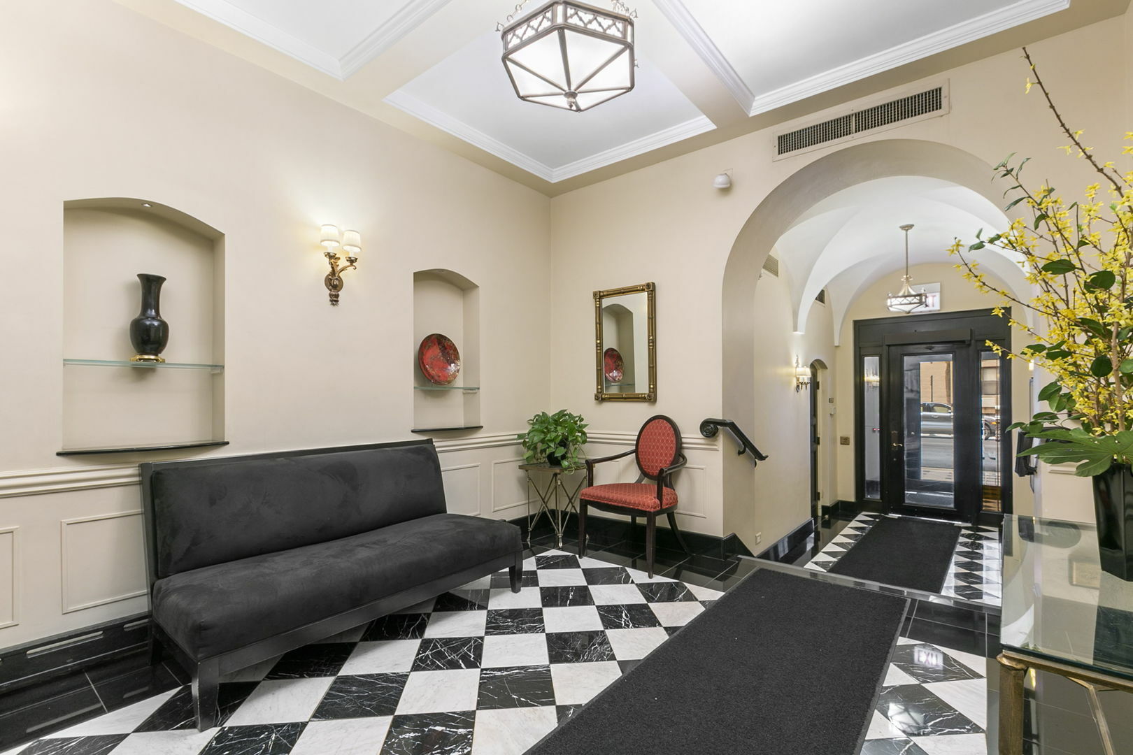 Property Photo: 222 E Chestnut Street 5C IL 60611