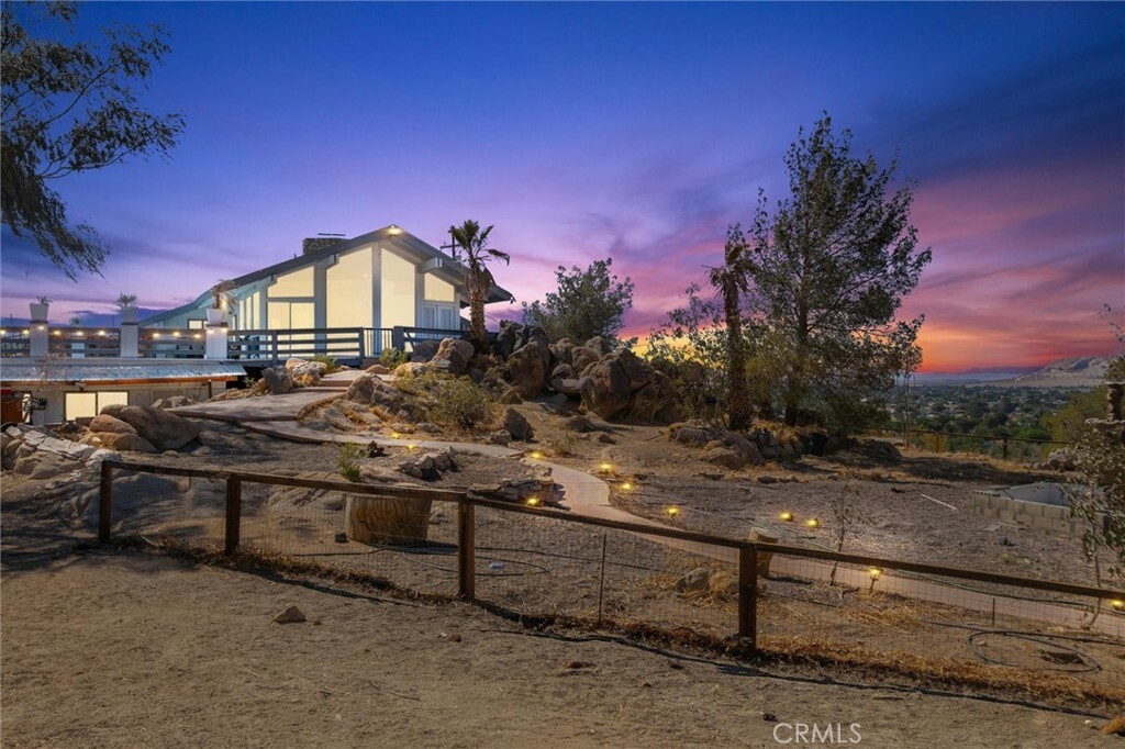 Property Photo:  16822 Glenfall Avenue  CA 93591 
