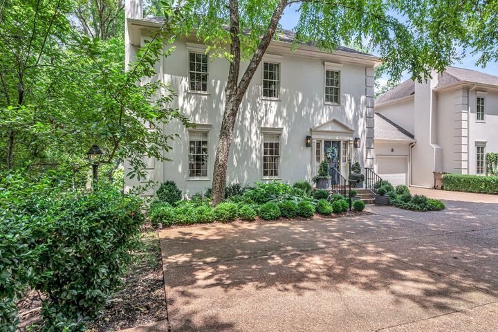 Property Photo: 216 Chestnut Hill Dr TN 37215