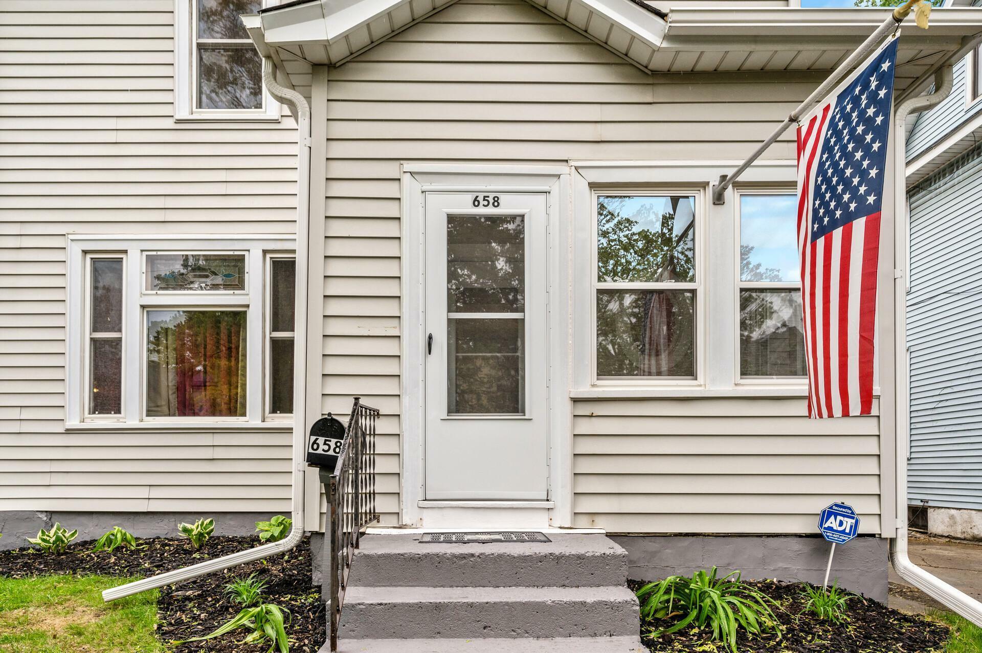 Property Photo: 658 Plum Street MN 55106
