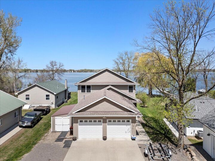 Property Photo:  1108 Lakeview Drive  MN 55390 