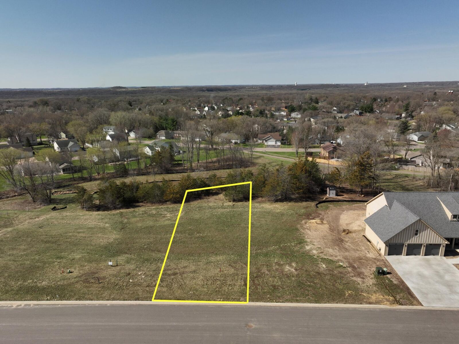 Property Photo:  325 Linden Road  WI 54021 