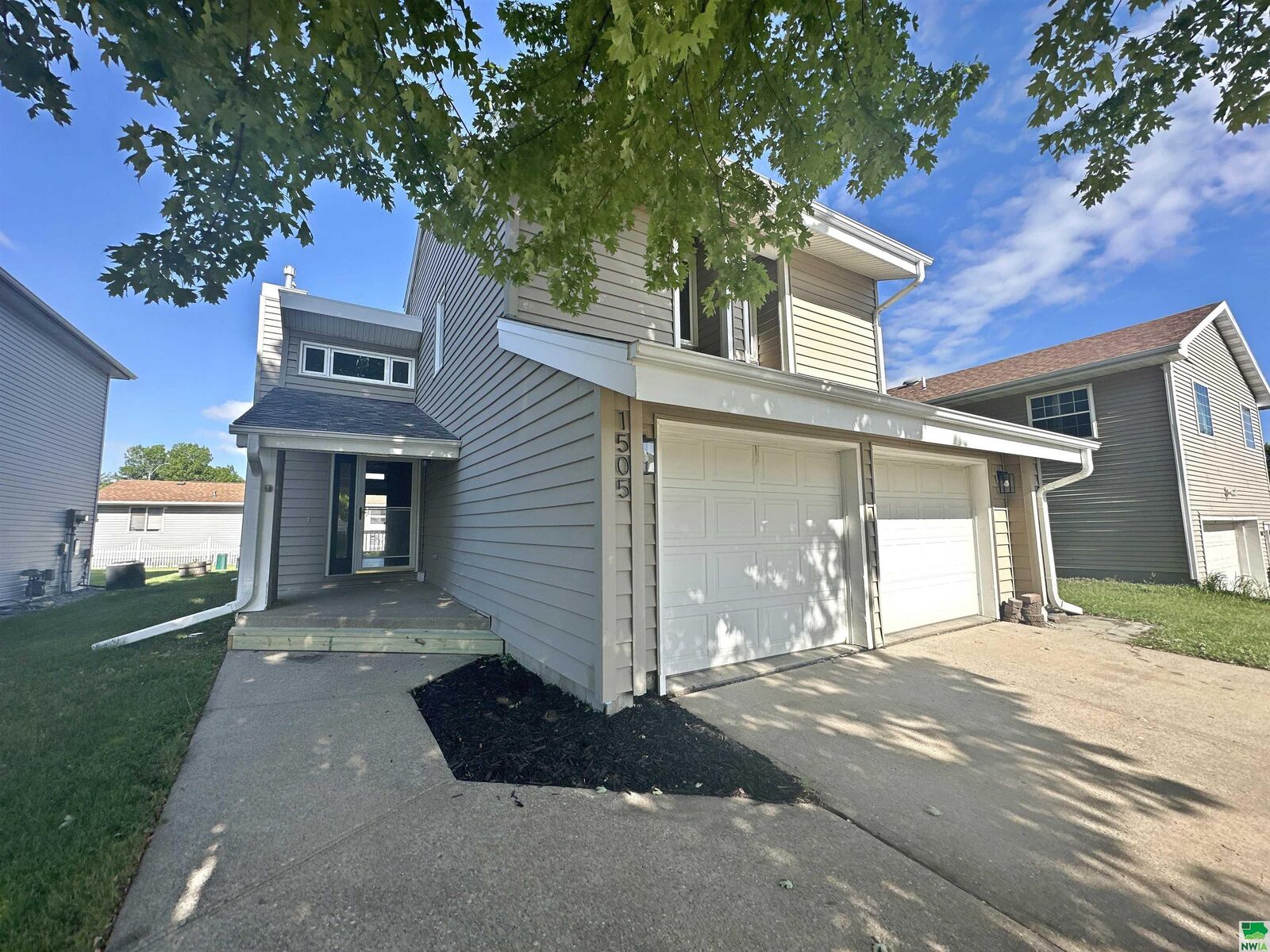 Property Photo: 1505 Chokecherry Ln NE 68776