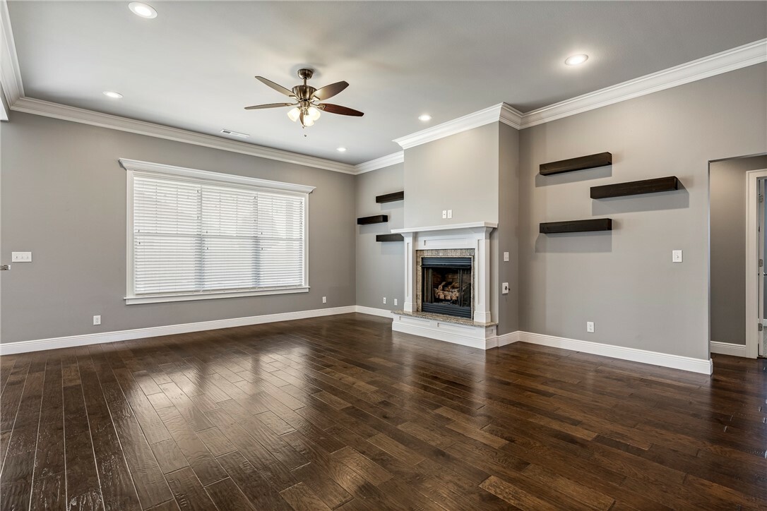 Property Photo: 1056 Tarah Knolls Circle AR 72719